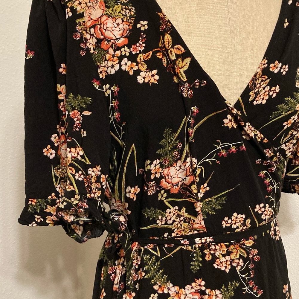 Coco + Carmen black Floral hi low wrap dress 100% viscose L B033